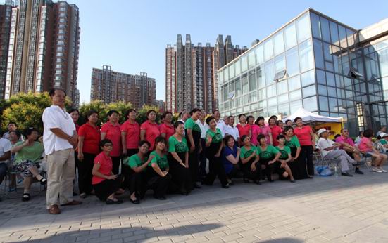 西安浐灞生态区首届社区邻里节开幕仪式盛放纵行——与【皇冠体育&#8226;悦墅】共度欢喜时光