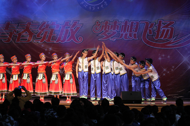 宁波皇冠体育寰宇天下助燃七中学子艺术梦