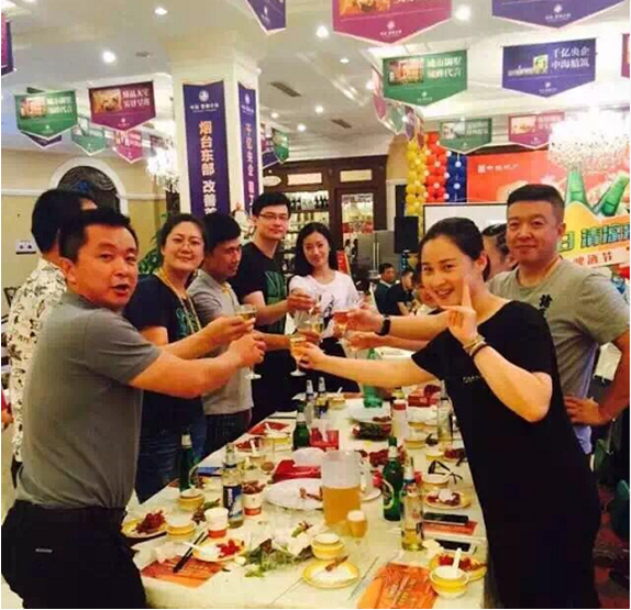 感恩港城，，盛夏同欢！-仲夏夜，，嗨翻天，，皇冠体育&#8226;紫御公馆音乐啤酒节圆满落幕！